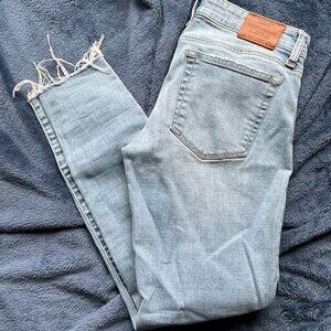 Lucky Brand Light Wash Stella Skinny Jeans Cut off Bottoms